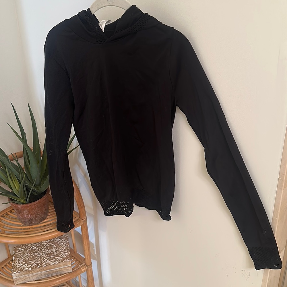 Lightweight Workout Pullover